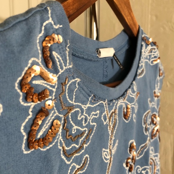 ANTHROPOLOGIE (Akemi & Kin) Short Sleeved Top with embroidery and sequin - Picture 7 of 7